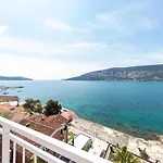 Bay View Apartment