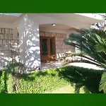 Seafront Garden Apartment
