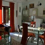 Holiday Home White House