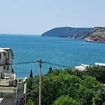 Violit Apartments&Restaurant