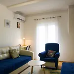 Sunny 412 Apartment