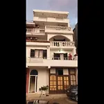 Pipos Guest House