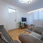 Clock Tower Lux Apartment