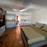 City Center Square Deluxe Nest