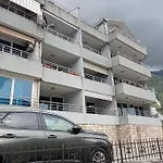 M&M Apartment