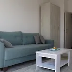 El Mar Apartments