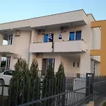 Apartmani Vila Milaris