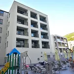 Brand New ! Seaside Apt With Poolview & Parking