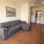 Status-M Apartments Xyz