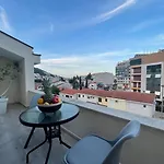 Perfect 2-Bd Apartment With Terrace