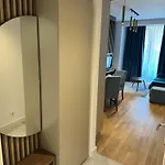 Cozy Sea View Apt With Garage