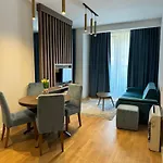 Cozy Sea View Apt With Garage