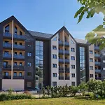 Avon Eurozox Apartment