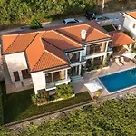 Wall Villa