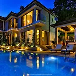 Wall Villa