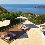 Oak Leaf Residences