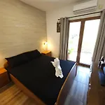 Clive Apartments