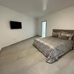 Akapulko Apartments