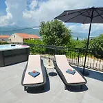 Kjara Lux Apartment