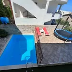 House With Pool And Sea View