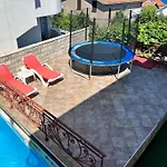 House With Pool And Sea View