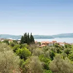 Hillside Vista Apartments