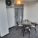 Holiday Apartman Komatina Lux - Thenovici