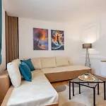 Apartment Ur