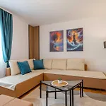 Apartment Ur
