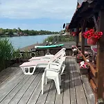 Hana - Drvena Kucica Na Bojani