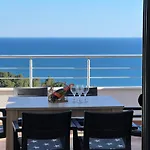 Regatta Inn