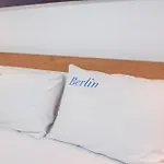 Premium Berlin With Pool