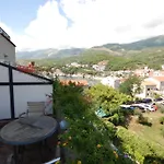 Springs Apartments & Rooms