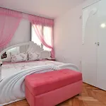 Vila Apartments Lidija