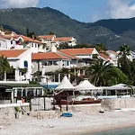 Apartments Maslina
