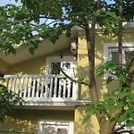 Huter Apartments