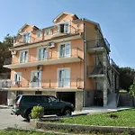 Apartments Pelle