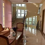 Sea La Vie Apartments