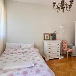 Mint Apartment