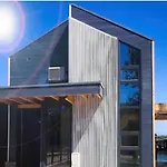 Eli - Waterfront Villa