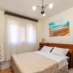 Seafront Haven Darka - Happy Rentals