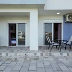 Deron Apartments