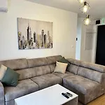 Sea View Apartments 809