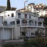 Vila Djuraskovic