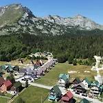 Holiday Homes Durmitorski Gaj & Rent A Quad