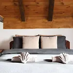 Dolovi Hill House