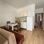 Kontiki Apartments