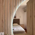 Kontiki Apartments