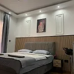 Ad Luxury