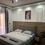 Ad Luxury